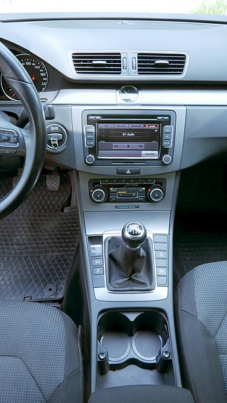 Volkswagen Passat 6 of 22