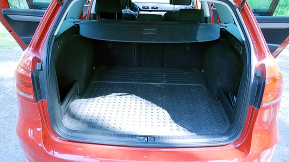 Volkswagen Passat 8 of 22