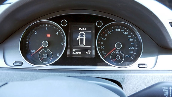 Volkswagen Passat 4 of 22