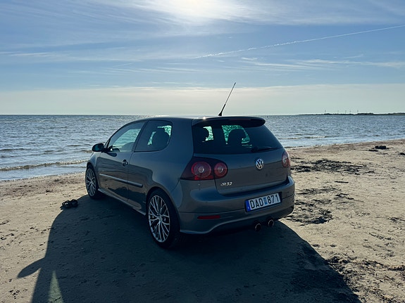 Volkswagen Golf V 2 of 3