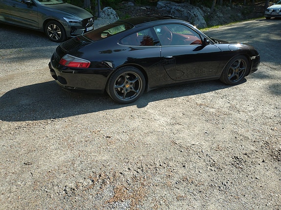 Porsche 911 Carrera 6 of 8