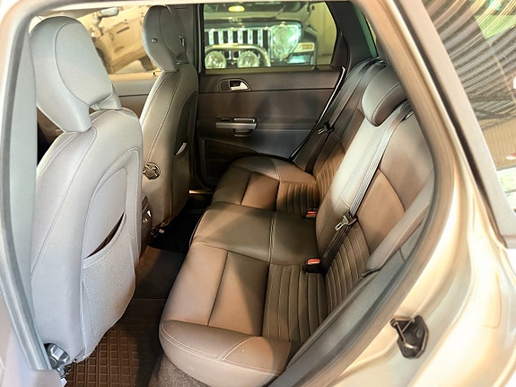 Volvo V50 8 of 11