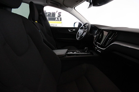 Volvo XC60 3 of 5