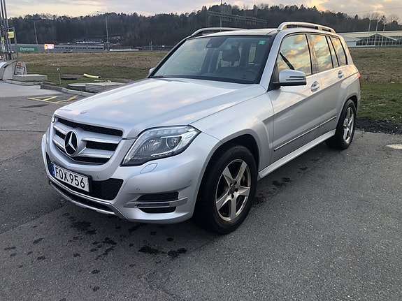 Mercedes-Benz GLK200 2 of 4
