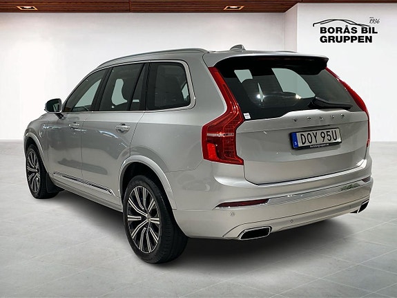 Volvo XC90 2 of 14