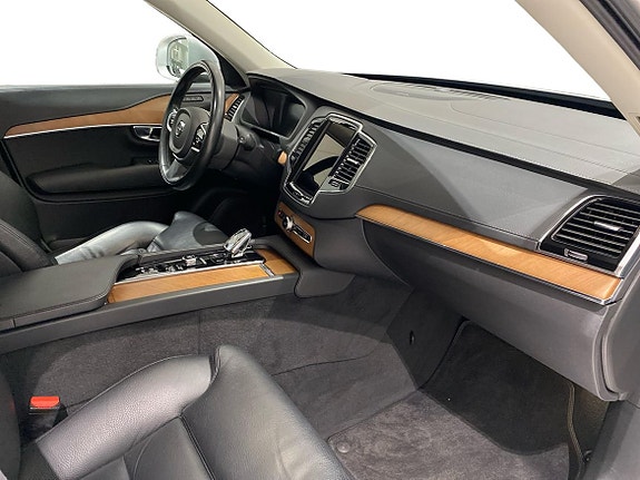 Volvo XC90 4 of 14