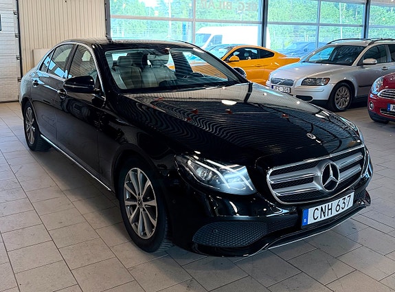 Mercedes-Benz E200 d 2 of 5