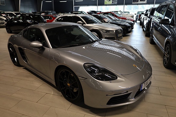 Porsche 718 Cayman 6 of 15