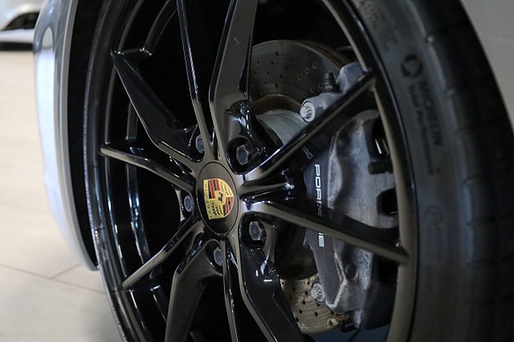 Porsche 718 Cayman 13 of 15