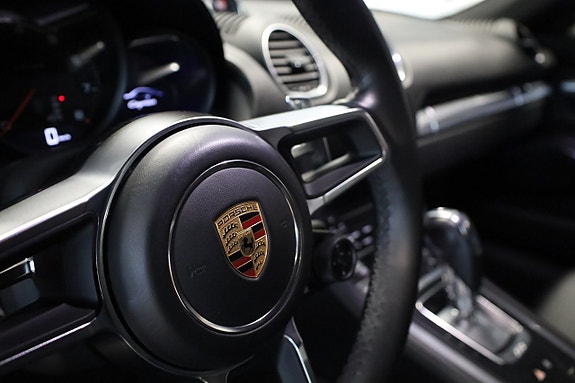 Porsche 718 Cayman 12 of 15