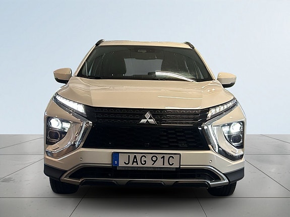 Mitsubishi Eclipse Cross 2 of 5