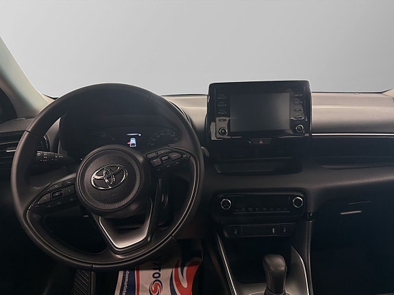 Toyota Yaris 9 of 11