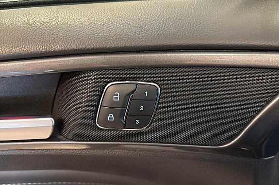 Ford Mondeo 13 of 17