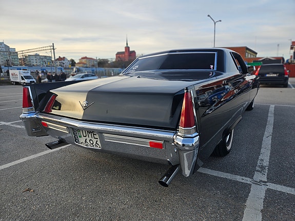 Cadillac Deville 13 of 13