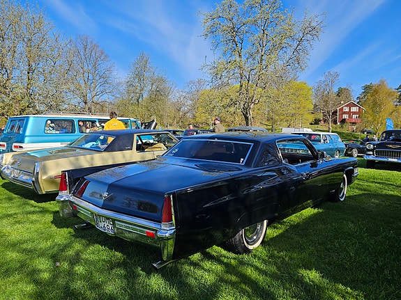 Cadillac Deville 6 of 13