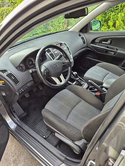 Kia Ceed 3 of 5