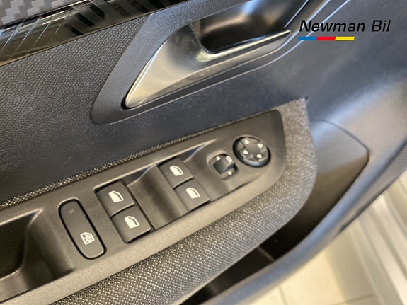 Peugeot 208 13 of 13