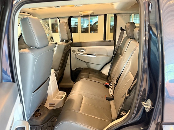 Jeep Cherokee 9 of 14