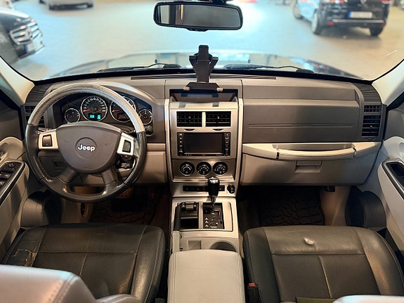 Jeep Cherokee 10 of 14