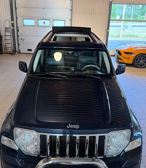 Jeep Cherokee 6 of 14