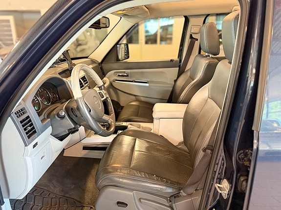 Jeep Cherokee 8 of 14