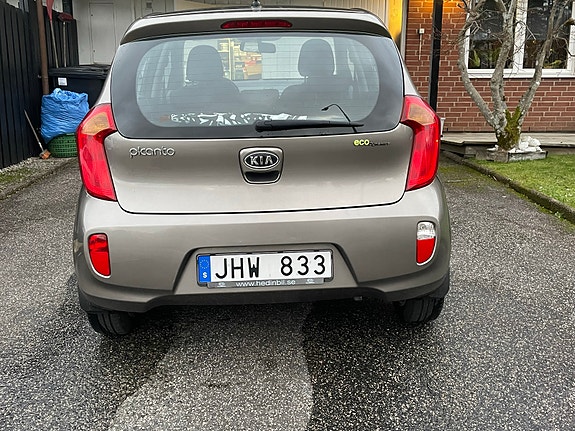 Kia Picanto 2 of 6