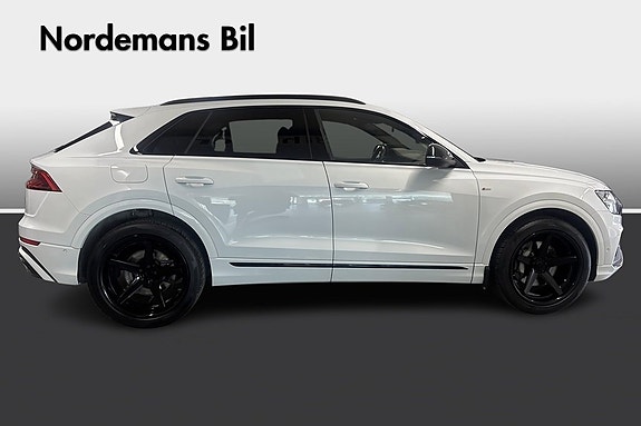 Audi Q8 4 of 5