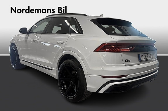 Audi Q8 3 of 5