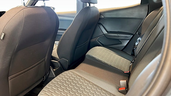 Seat Arona 11 of 12