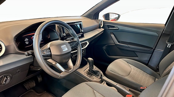 Seat Arona 7 of 12
