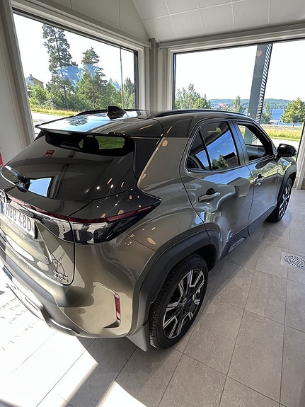 Toyota Yaris Cross 2 of 5