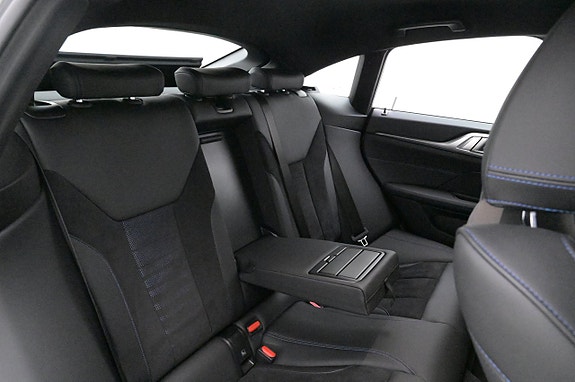 BMW i4 18 of 27