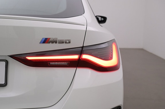 BMW i4 24 of 27
