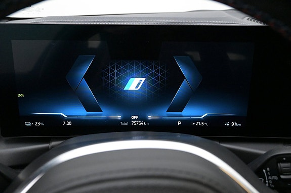 BMW i4 8 of 27