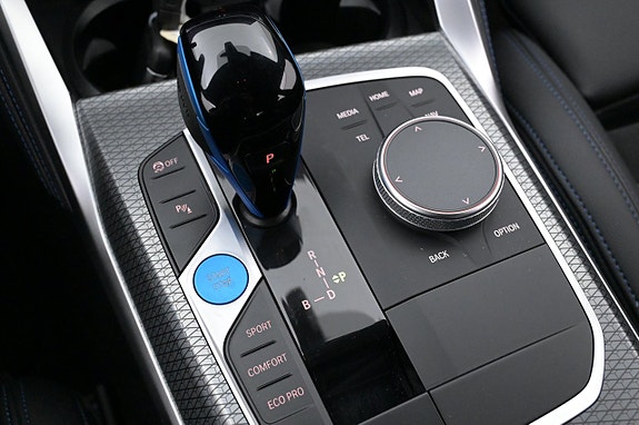 BMW i4 17 of 27