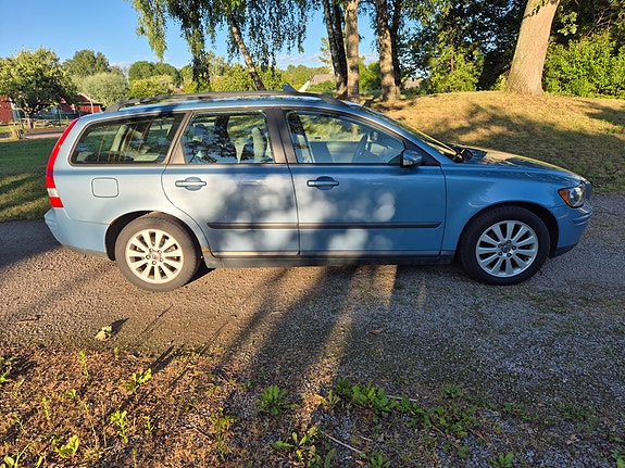 Volvo V50 2 of 5