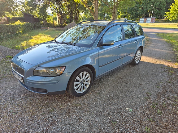 Volvo V50 4 of 5
