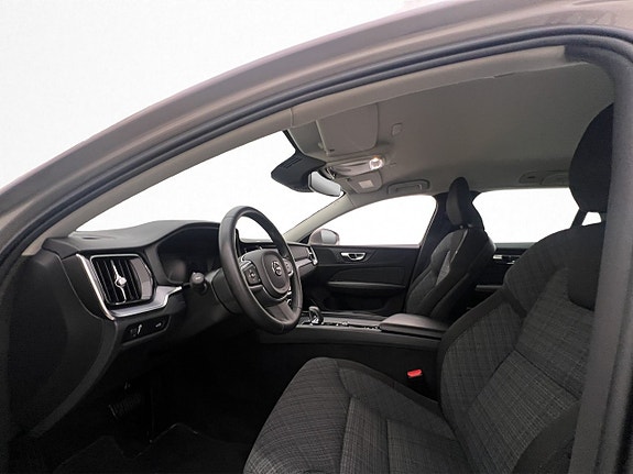 Volvo V60 9 of 30