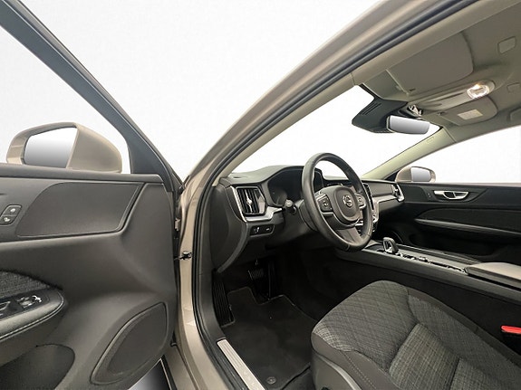 Volvo V60 8 of 30