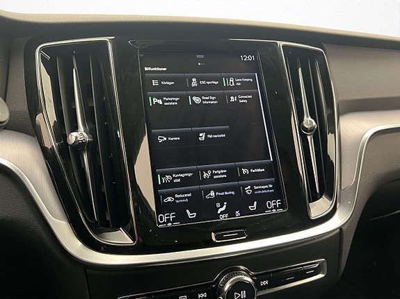Volvo V60 17 of 30