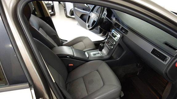 Volvo V70 10 of 10