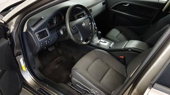 Volvo V70 9 of 10