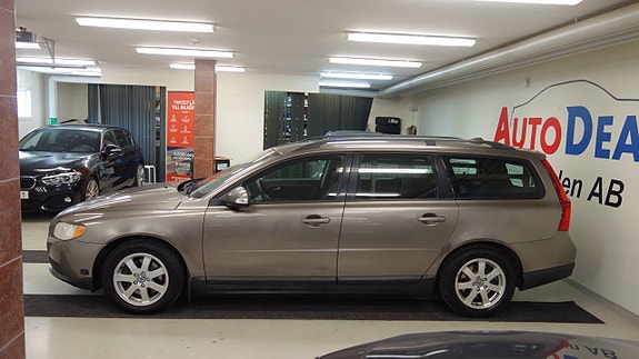 Volvo V70 7 of 10