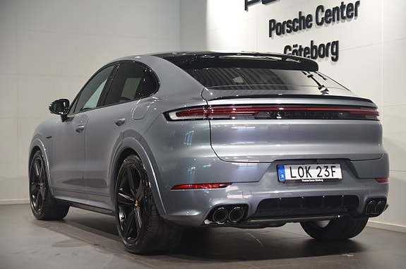 Porsche Cayenne 6 of 21