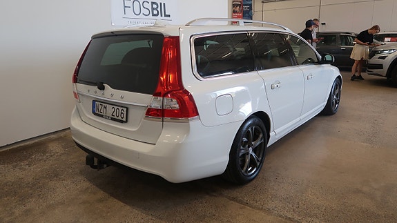 Volvo V70 4 of 5