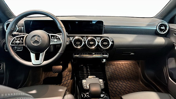 Mercedes-Benz CLA200 d 4 of 5