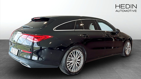 Mercedes-Benz CLA200 d 2 of 5