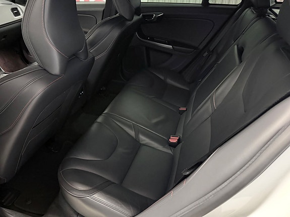 Volvo V60 11 of 20