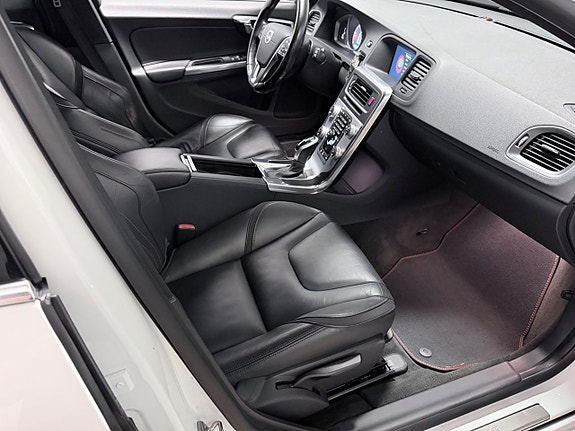 Volvo V60 12 of 20