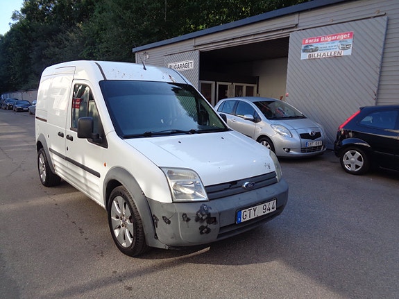 Ford Transit Connect 3 of 5